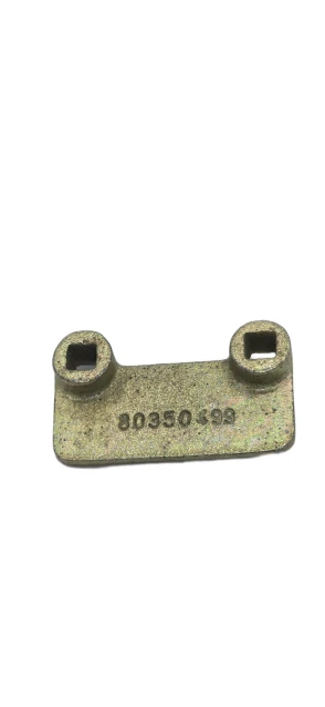 Docisk kosy przycisk listwy tnącej 100 mm NEW HOLLAND 1530 1540 1545 1550 8040 8055 TC55 TC57 – 80350499 1.png